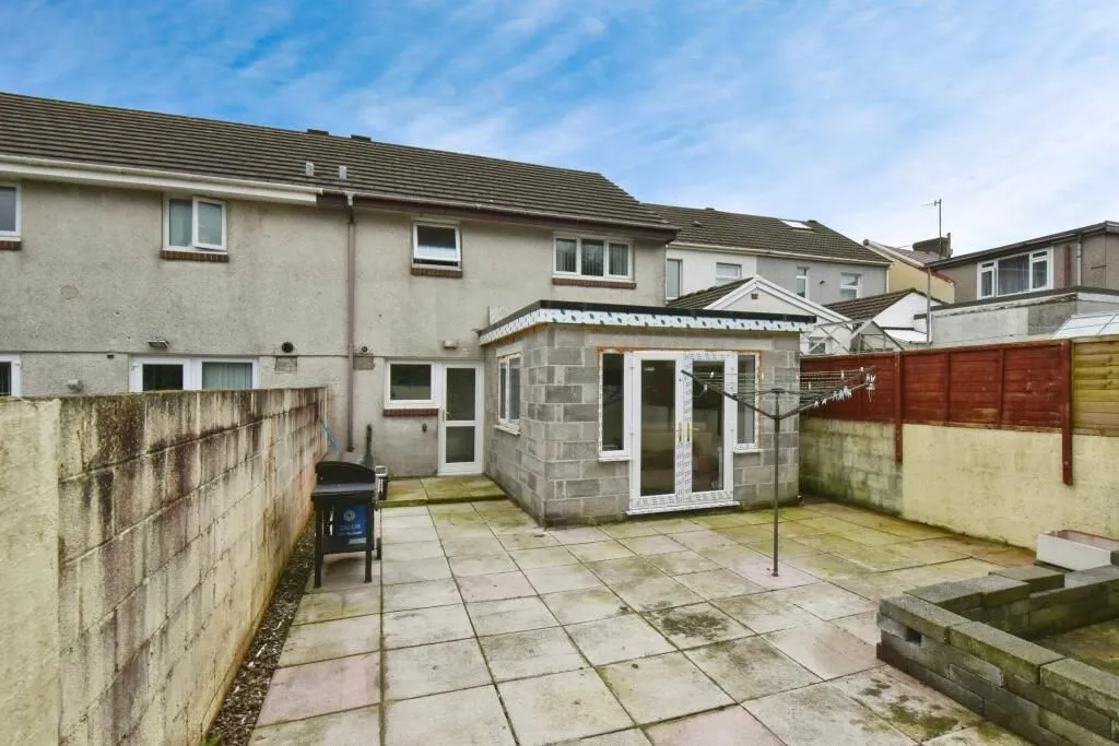 Llanelli, Dyfed, SA14 8AG - Online Auctions