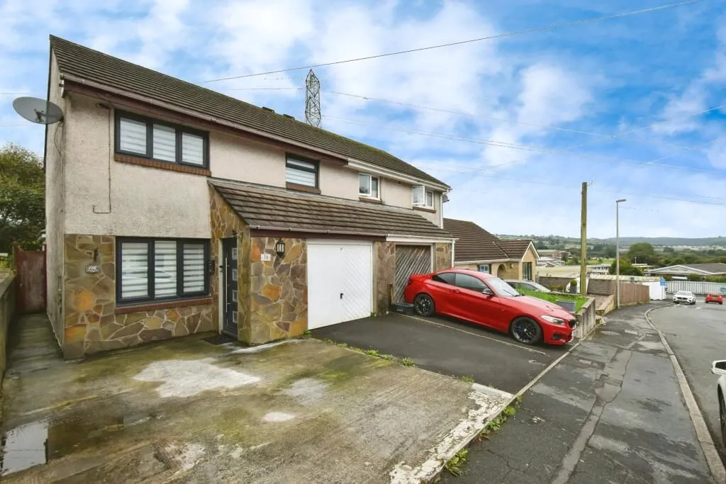 Llanelli, Dyfed, SA14 8AG - Online Auctions