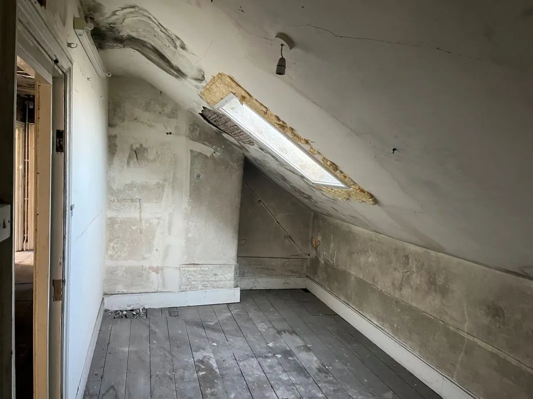 Ebbw Vale, Gwent, NP23 6HL - Online Auctions