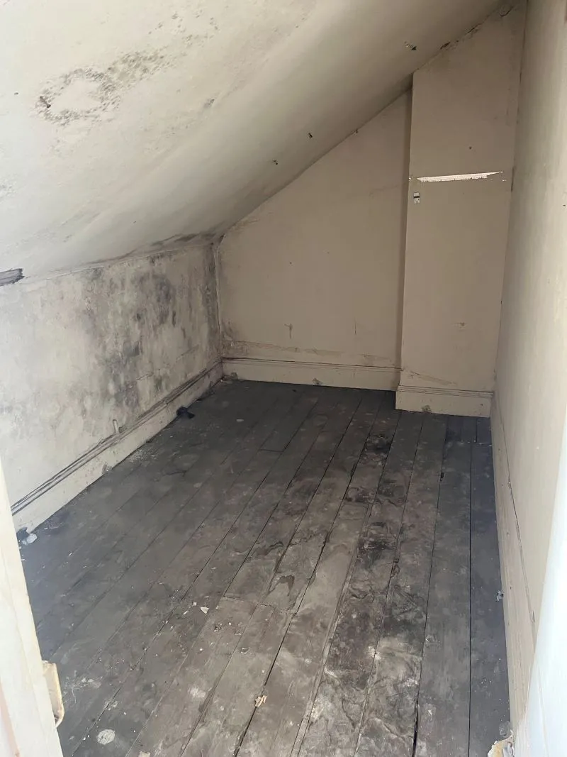 Ebbw Vale, Gwent, NP23 6HL - Online Auctions