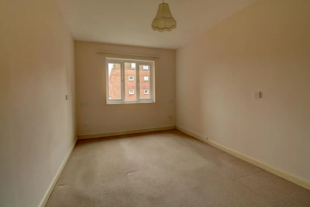 Heather Court, Stockbridge Road, Chichester, West Sussex, PO19 8HJ - Online Properties