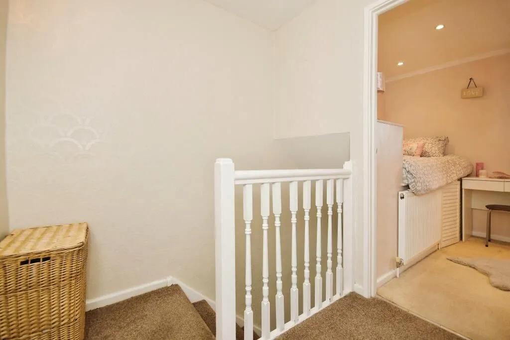 Chesterfield, Derbyshire, S41 0BP - Online Auctions