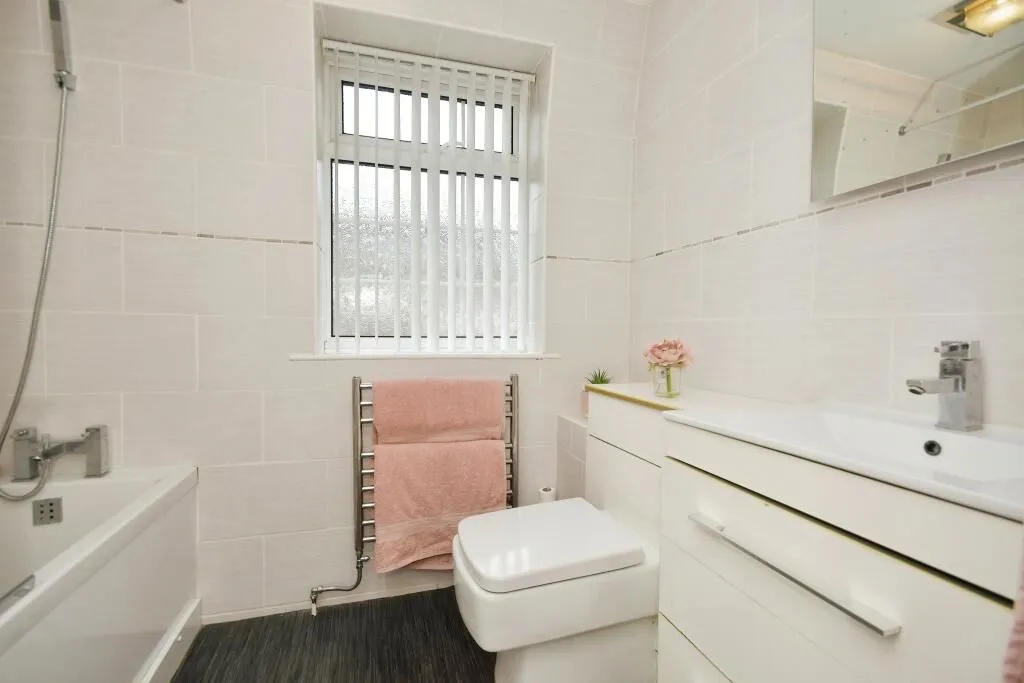 Chesterfield, Derbyshire, S41 0BP - Online Auctions