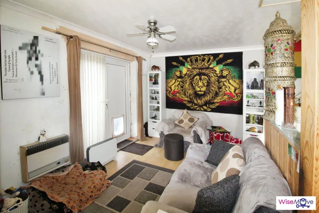Widnes, Cheshire, WA8 4TT - Online Auctions