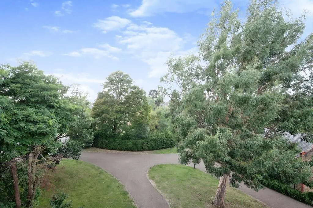 Kingswood Court, Hither Green Lane, London, SE13 6TD - Online Auctions