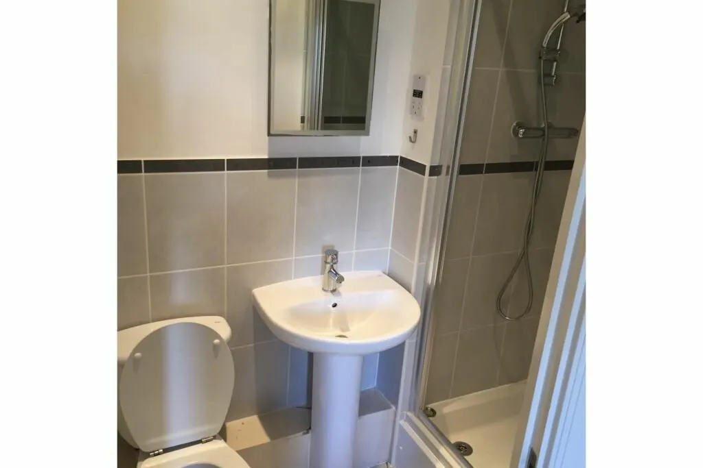 Kingswood Court, Hither Green Lane, London, SE13 6TD - Online Auctions