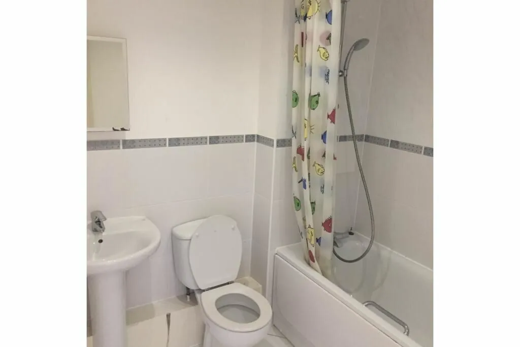 Kingswood Court, Hither Green Lane, London, SE13 6TD - Online Auctions