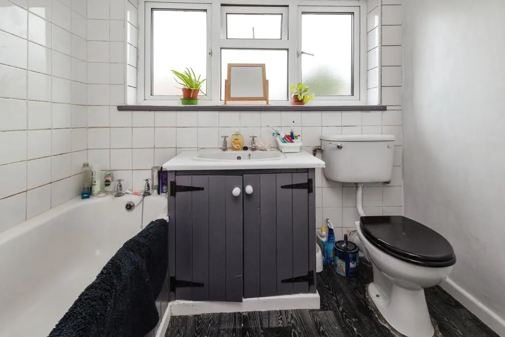Kirkbymoorside, York, North Yorkshire, YO62 6EB - Online Auctions