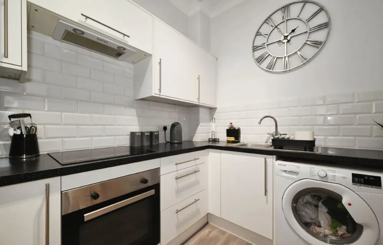 Wokingham, Berkshire, RG40 1RY - Online Auctions
