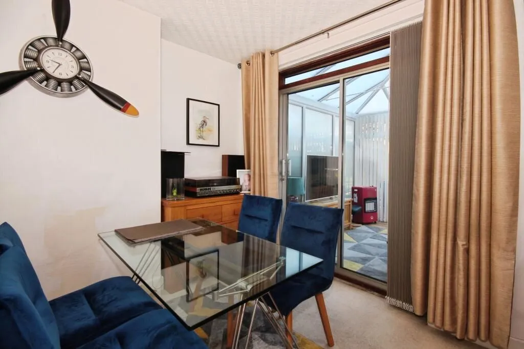 Coventry, West Midlands, CV4 9BS - Online Auctions
