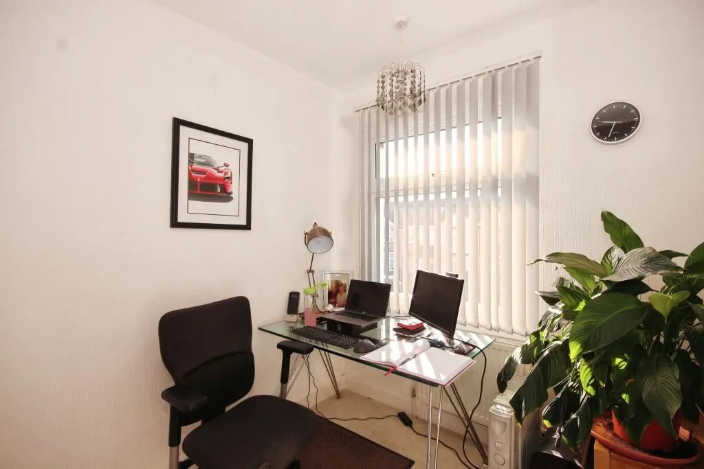 Coventry, West Midlands, CV4 9BS - Online Auctions