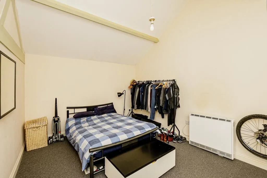 Kettering, Northamptonshire, NN16 8RG - Online Auctions