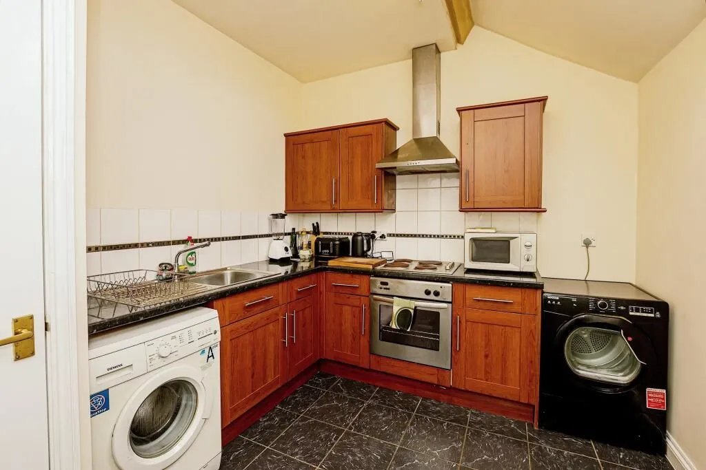 Kettering, Northamptonshire, NN16 8RG - Online Auctions