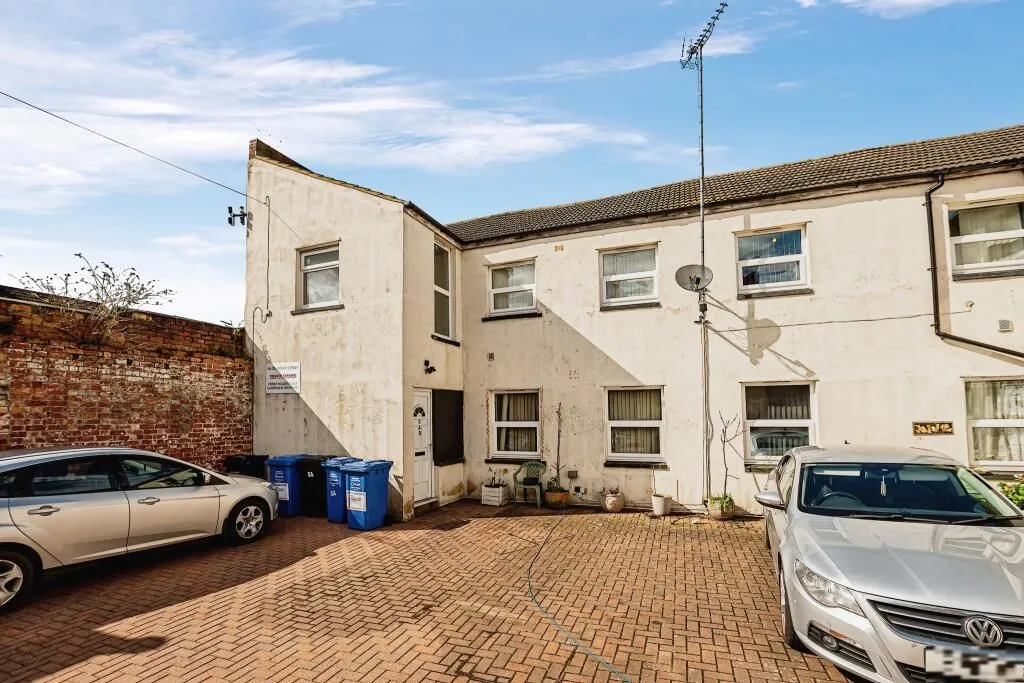 Kettering, Northamptonshire, NN16 8RG - Online Auctions