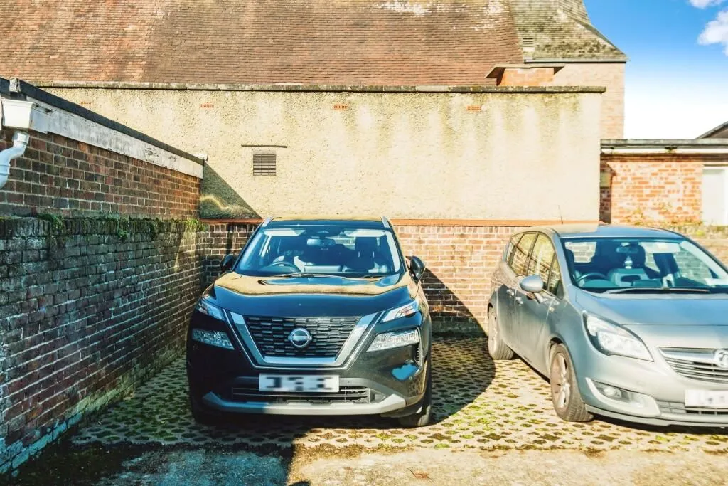 Tower House, 5 Reigate Road, Worthing, West Sussex, BN11 5NF - Online Auctions
