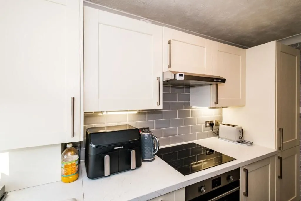Tower House, 5 Reigate Road, Worthing, West Sussex, BN11 5NF - Online Auctions