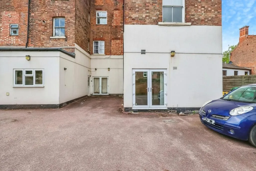 89a Forest Road West, Nottingham, Nottinghamshire, NG7 4ER - Online Auctions