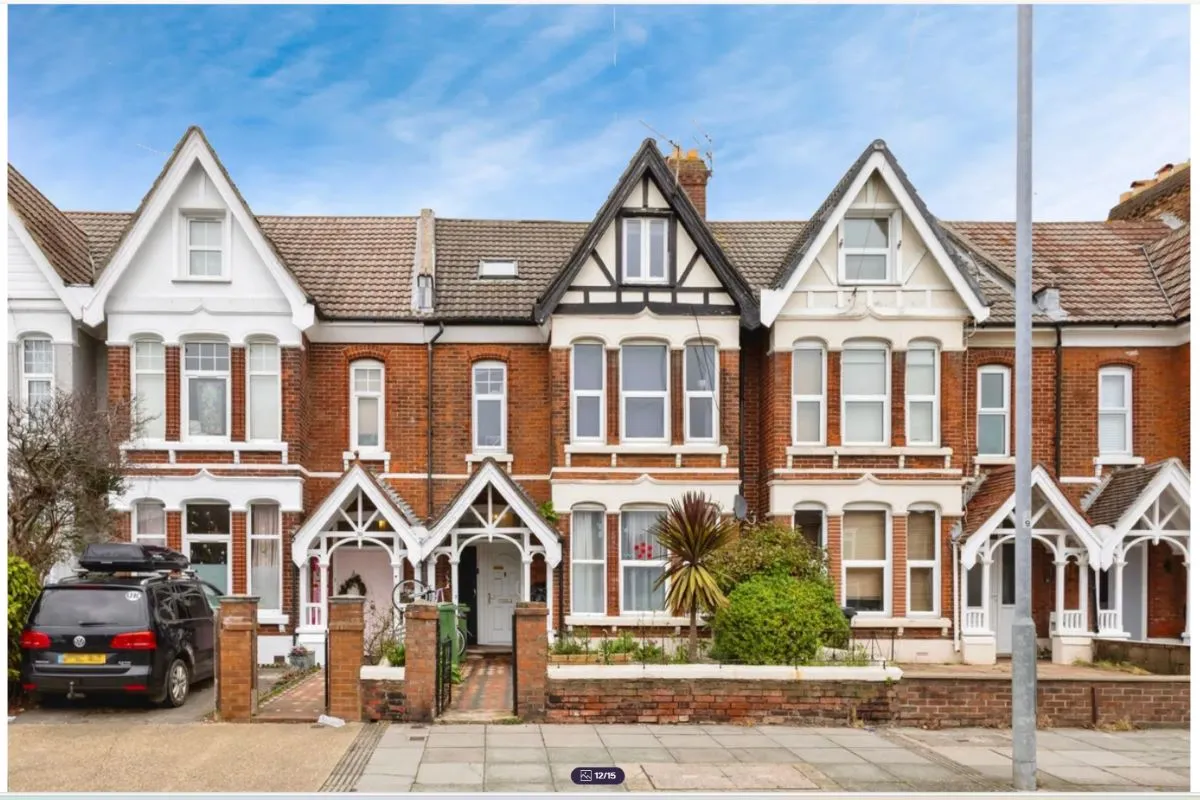 28 Goldsmith Avenue, Southsea, Hampshire, PO4 8QT - Online Auctions