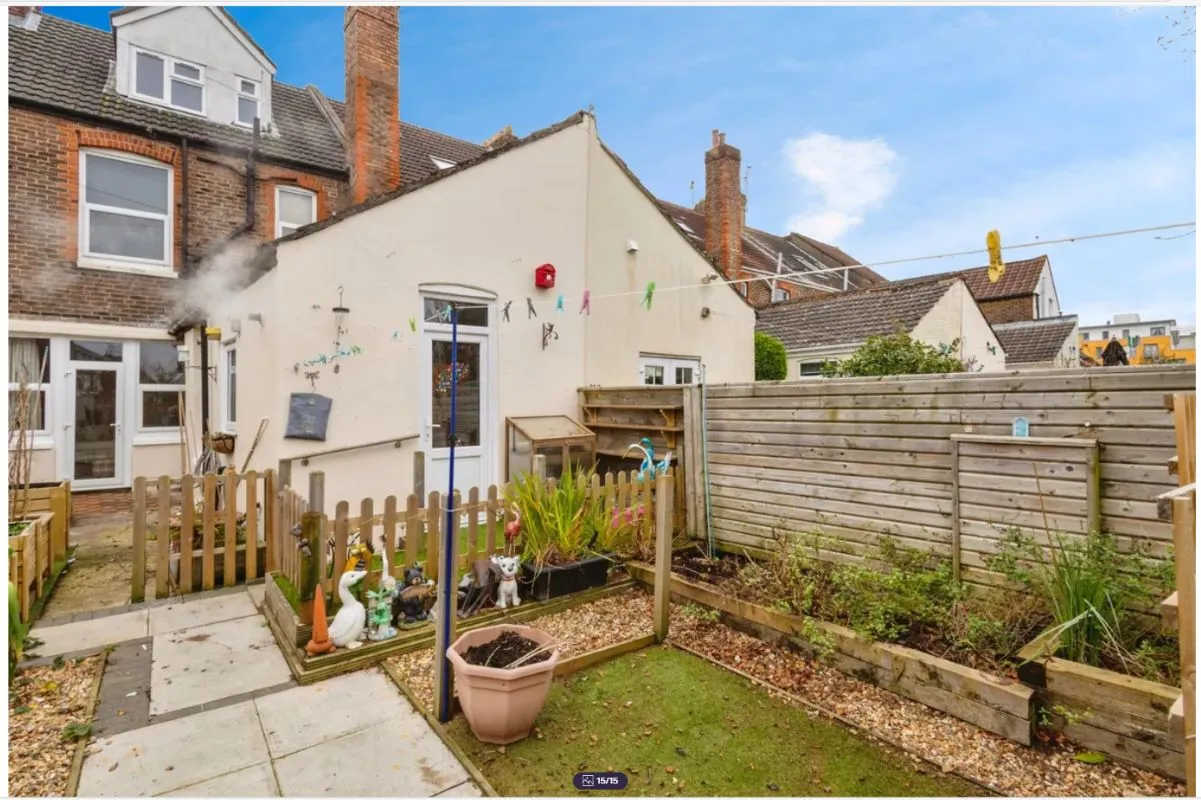28 Goldsmith Avenue, Southsea, Hampshire, PO4 8QT - Online Auctions