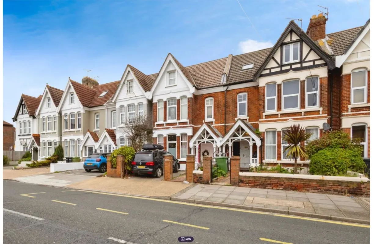 28 Goldsmith Avenue, Southsea, Hampshire, PO4 8QT - Online Auctions