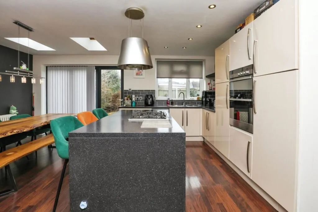 Liverpool, Merseyside, L12 8RS - Online Auctions