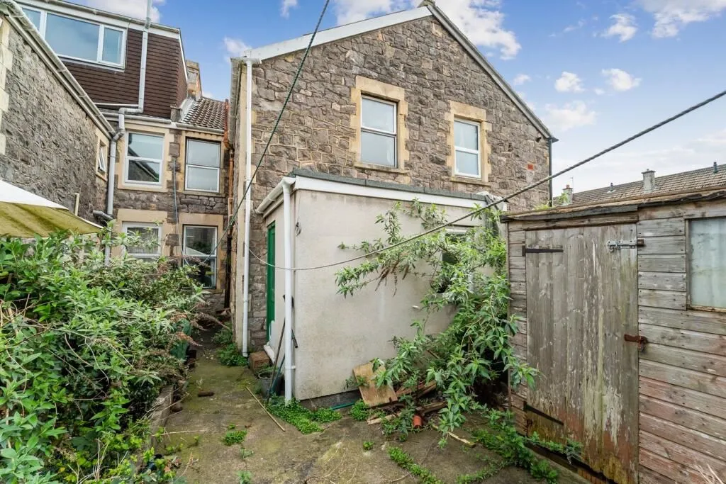Weston-Super-Mare, Avon, BS23 3EB - Online Auctions