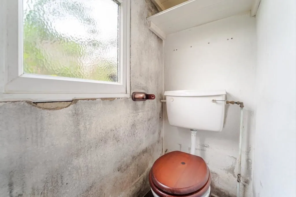 Weston-Super-Mare, Avon, BS23 3EB - Online Auctions