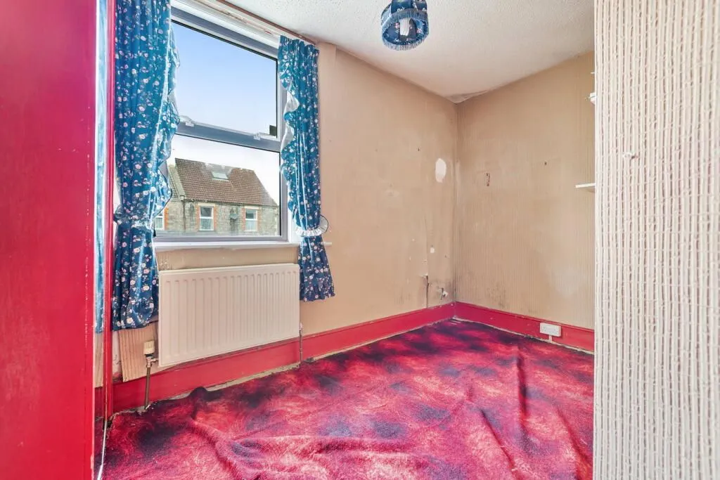 Weston-Super-Mare, Avon, BS23 3EB - Online Auctions