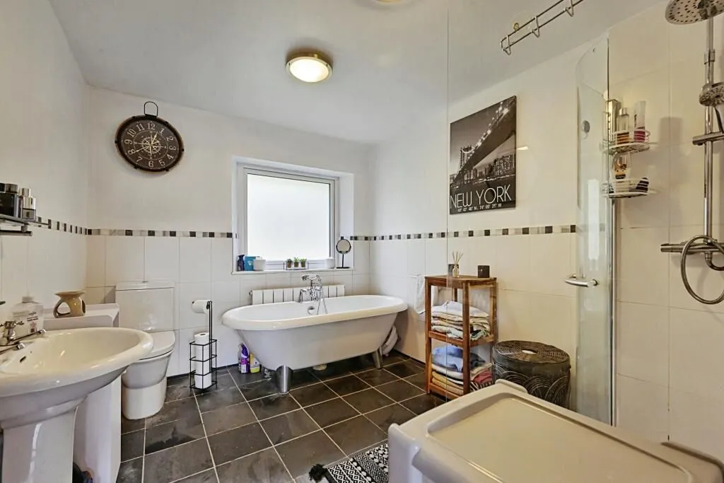 Old Lane, Halifax, West Yorkshire, HX3 6TF - Online Auctions
