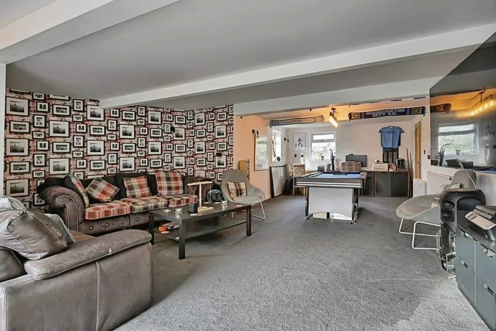Old Lane, Halifax, West Yorkshire, HX3 6TF - Online Auctions