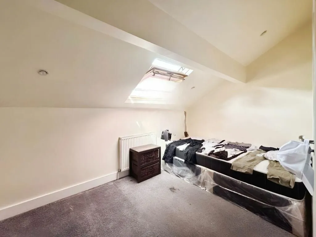 Leeds, West Yorkshire, LS4 2NT - Online Properties