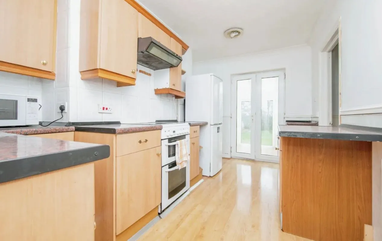 Clacton-on-Sea, Essex, CO15 3JB - Online Auctions