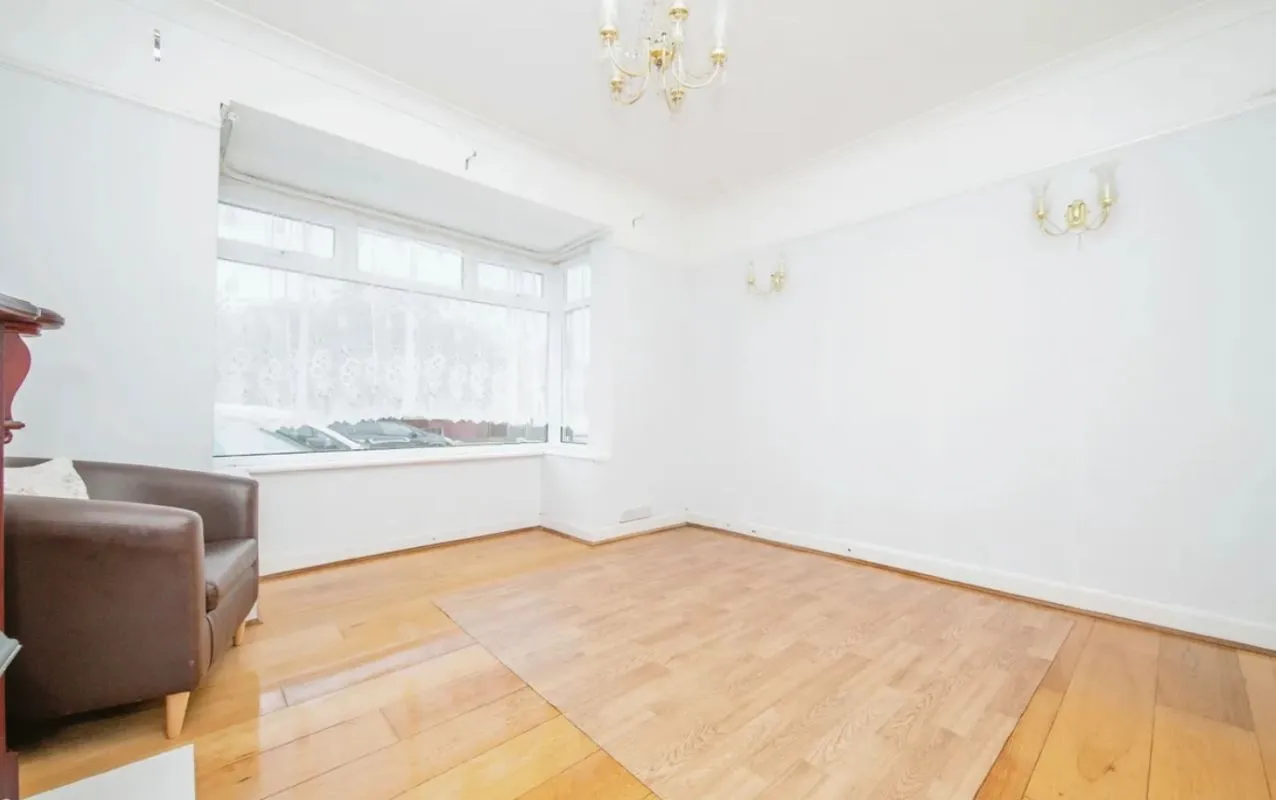 Clacton-on-Sea, Essex, CO15 3JB - Online Auctions