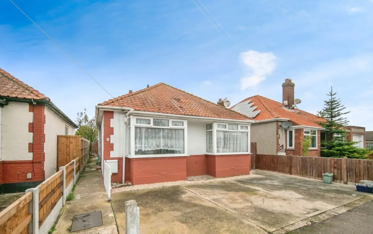 Clacton-on-Sea, Essex, CO15 3JB - Online Auctions