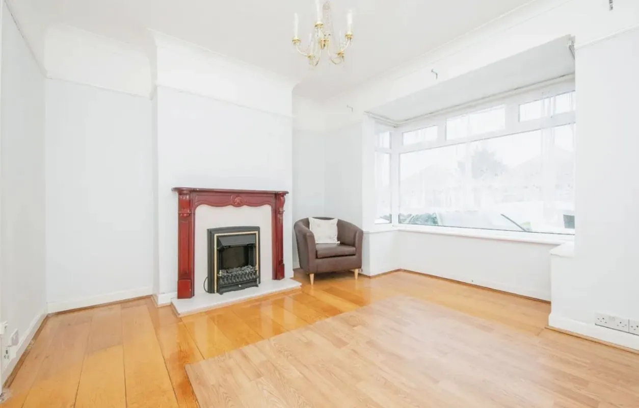 Clacton-on-Sea, Essex, CO15 3JB - Online Auctions