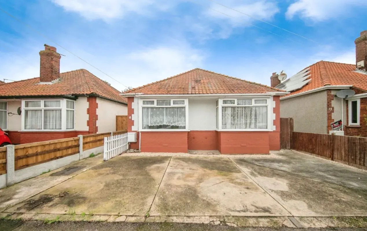 Clacton-on-Sea, Essex, CO15 3JB - Online Auctions