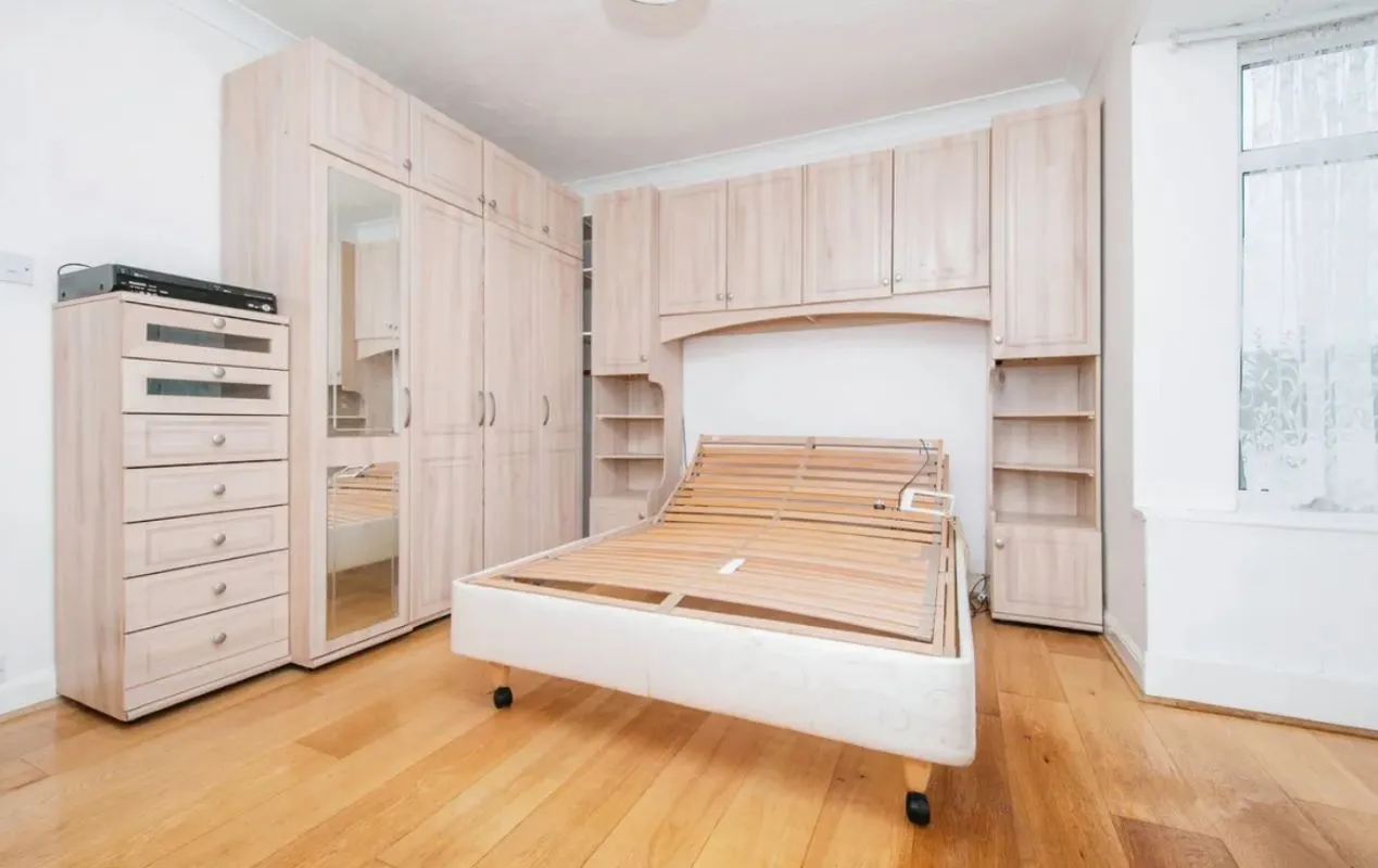 Clacton-on-Sea, Essex, CO15 3JB - Online Auctions