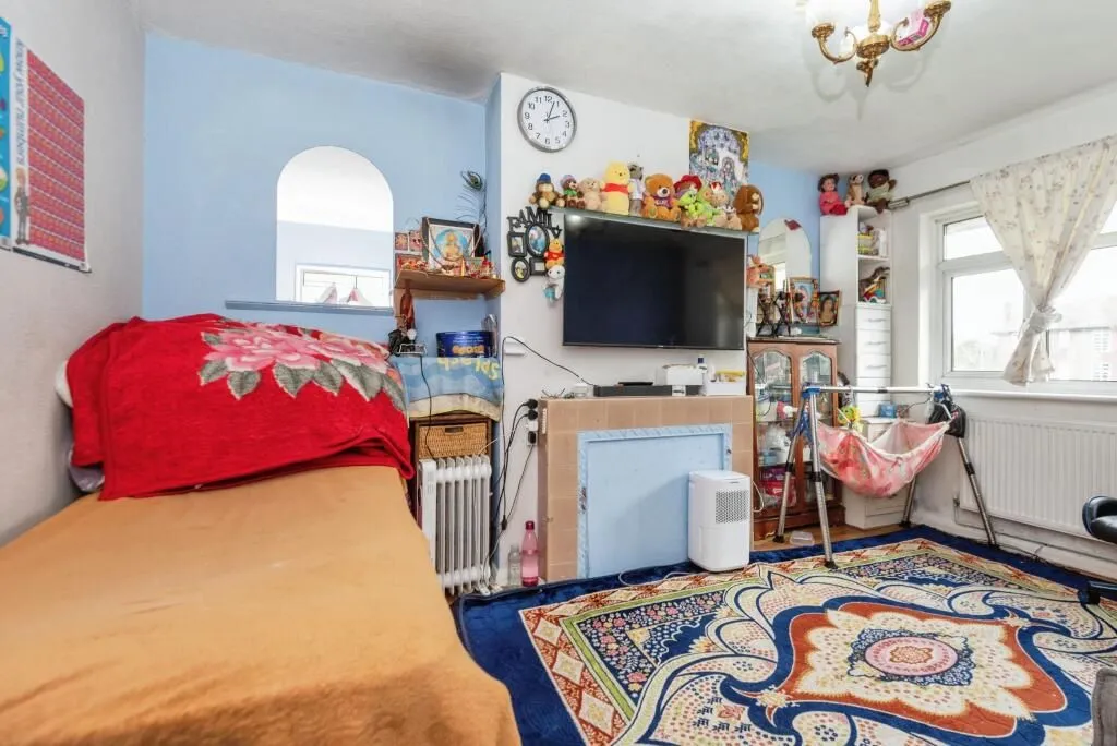 Wembley, Middlesex, HA0 1JG - Online Auctions