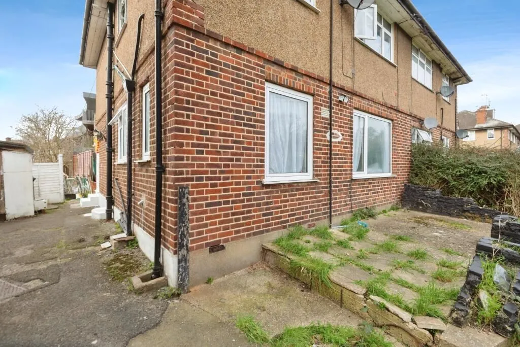 Wembley, Middlesex, HA0 1JG - Online Auctions
