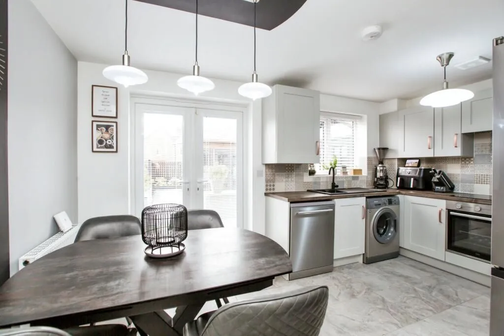 Halifax, West Yorkshire, HX2 8WE - Online Auctions