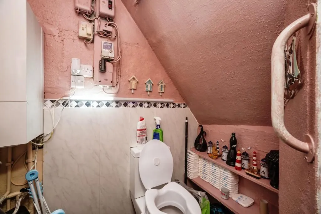 Cudworth, Barnsley, South Yorkshire, S72 8TX - Online Auctions