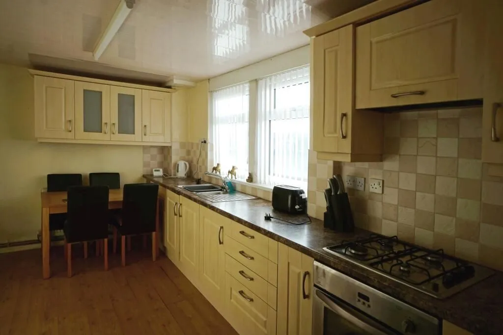 Dudley, West Midlands, DY2 0AW - Online Properties