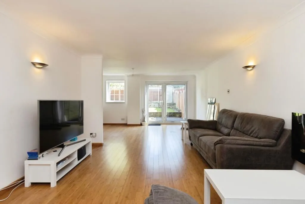 Cheltenham, Gloucestershire, GL51 0UE - Online Auctions