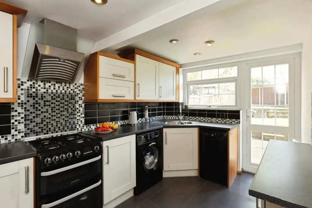 Cheltenham, Gloucestershire, GL51 0UE - Online Auctions