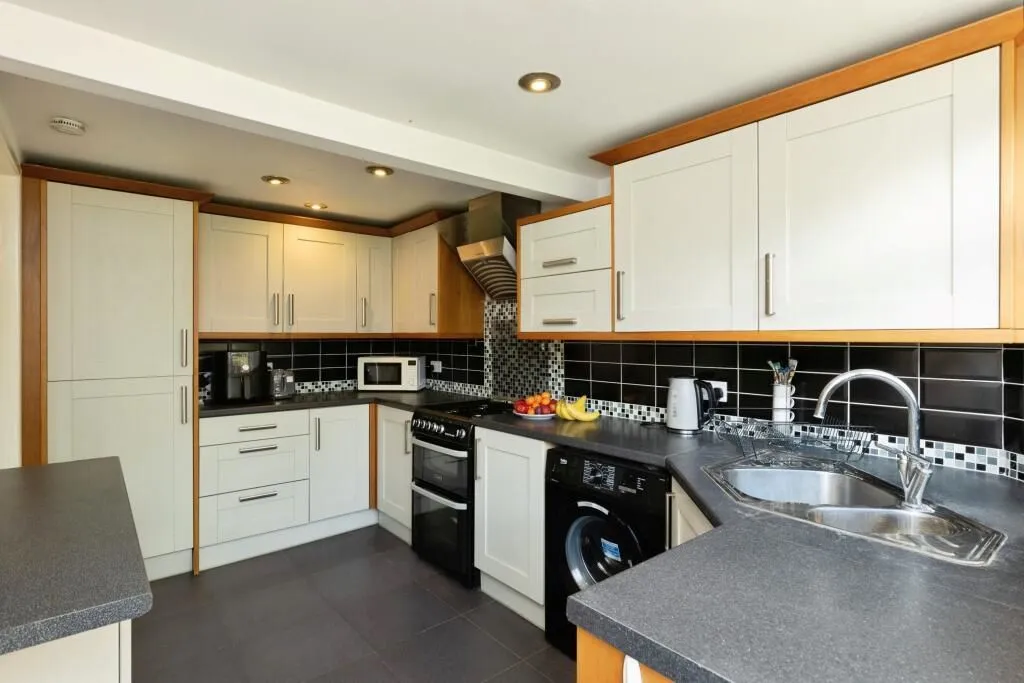 Cheltenham, Gloucestershire, GL51 0UE - Online Auctions