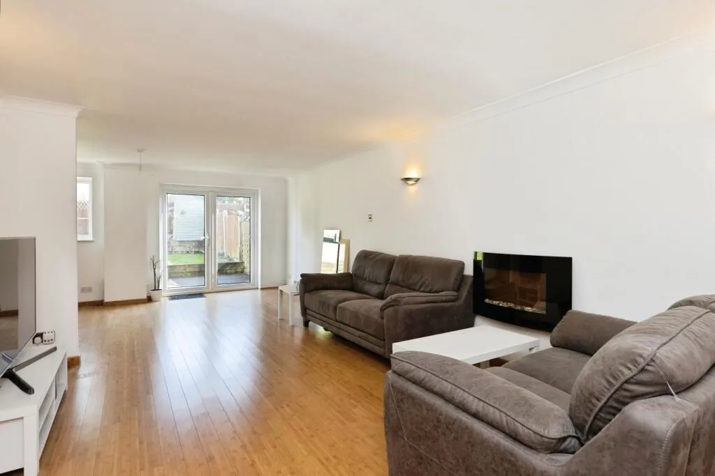 Cheltenham, Gloucestershire, GL51 0UE - Online Auctions