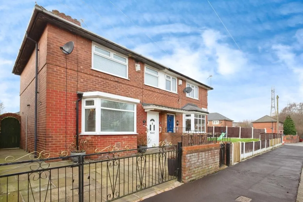 Manchester, Lancashire, M11 4HT - Online Auctions