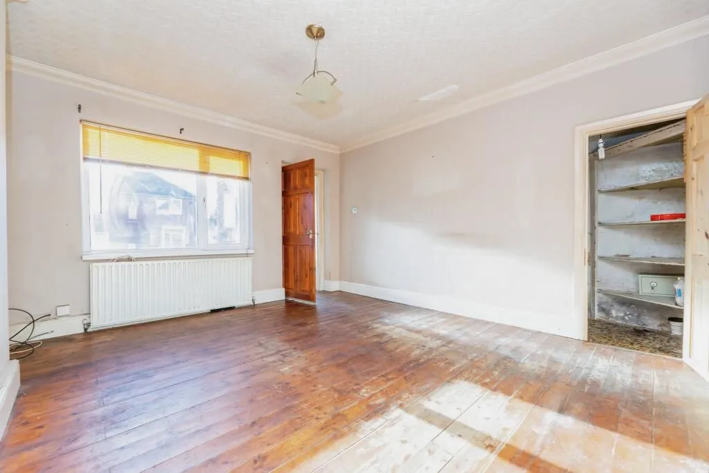 SHEFFIELD, South Yorkshire, S35 1TY - Online Auctions