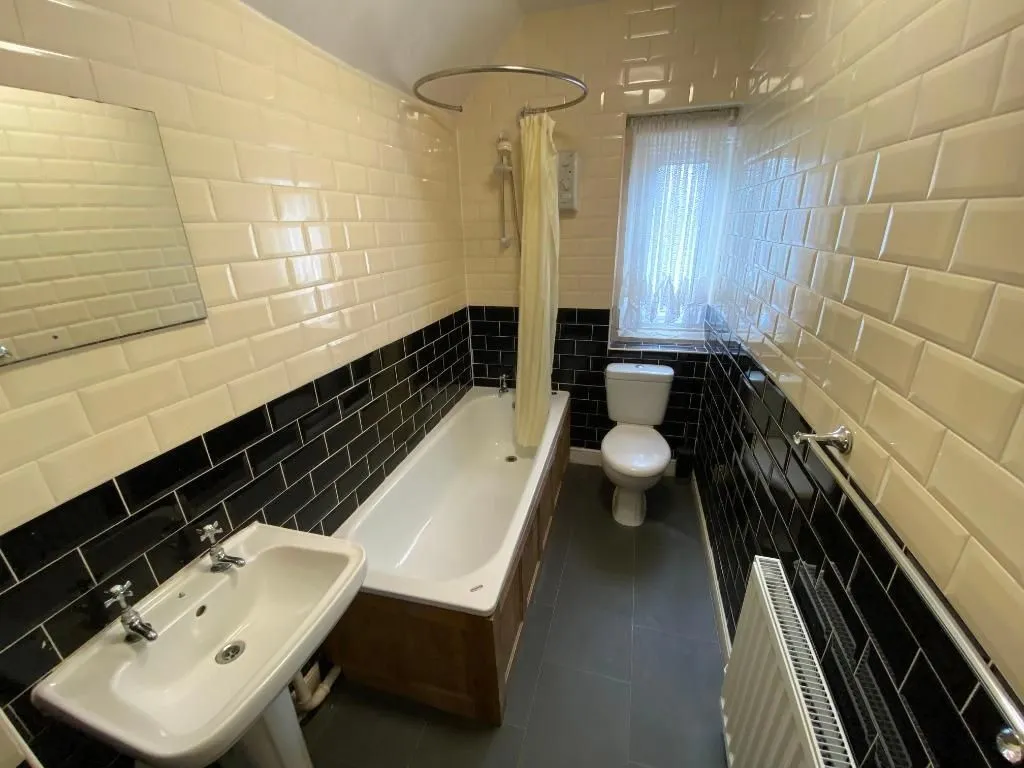 Liverpool, Merseyside, L12 5HR - Online Auctions
