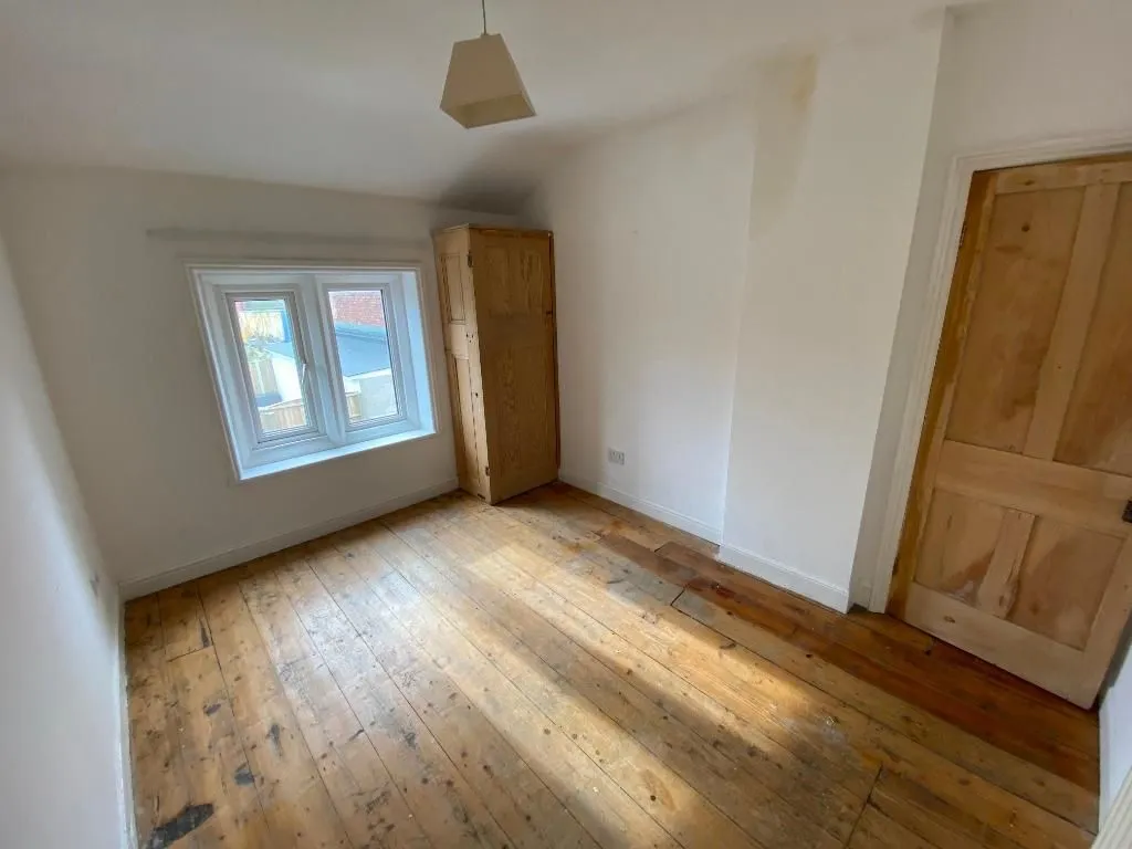 Liverpool, Merseyside, L12 5HR - Online Auctions